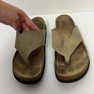 Lands End Suede Leather Tan Slip on Shoes Slides Sandals neutrals Comfort 9